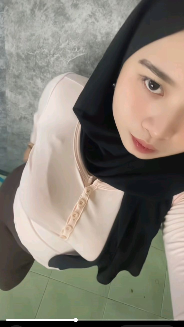Viral Video Terbaru 2025 Bibirmu Menarikku Seperti Gravitasi Abg Hijab Indonesia 2025 Viral