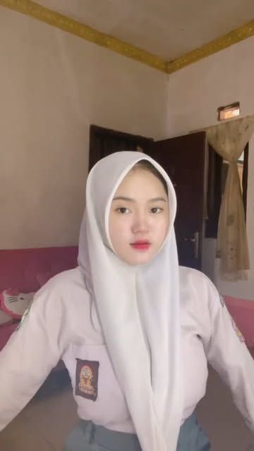 Viral Video 2025 Hijab Video ABG SMA Indo Aqilla Kacamata Pink Atas Bawah Imut Tutorial Wiwik Top 10 Trending Global Indonesia 2025